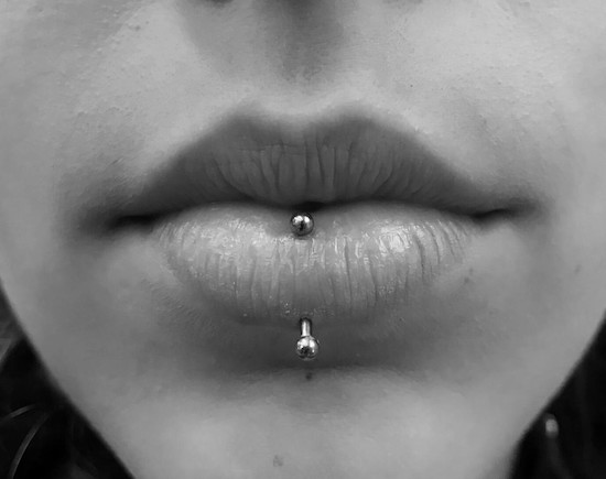 News: Das Eskimo Piercing, auch vertikales Labret genannt